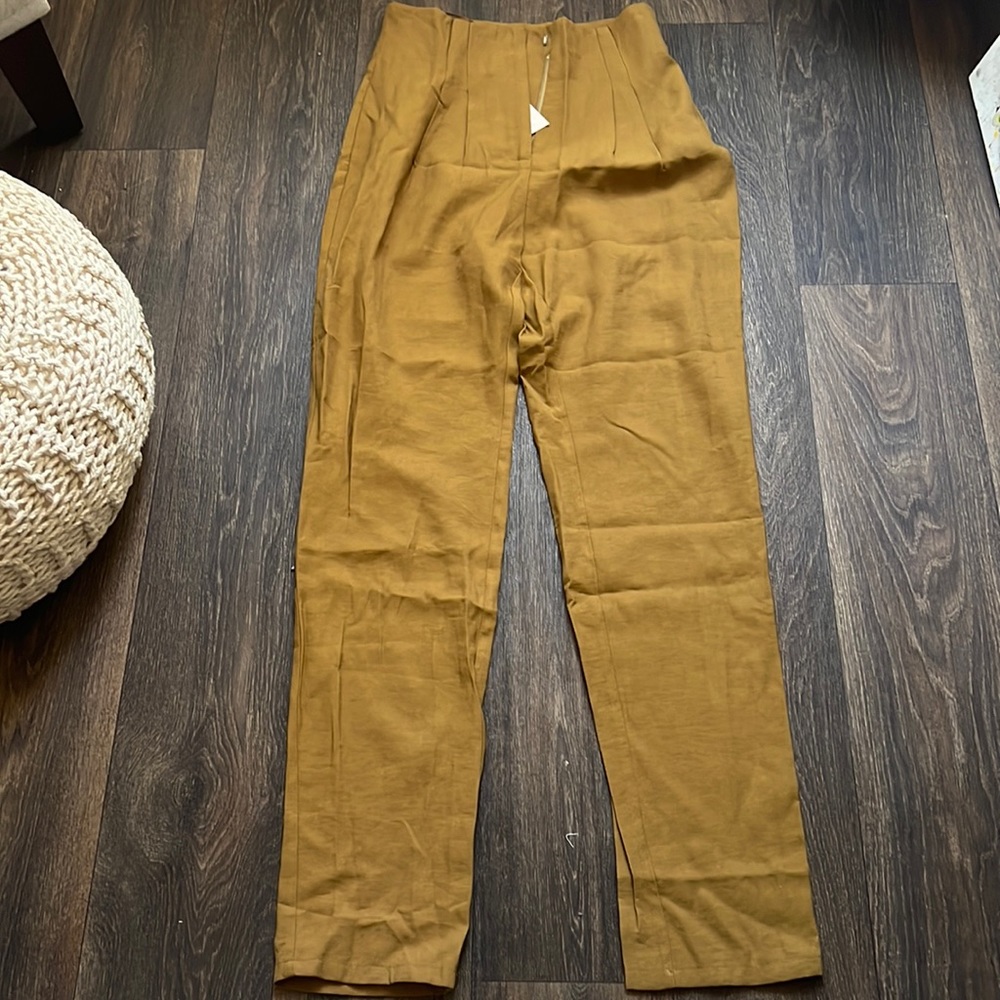 Kittenish Gold Pleated Pants